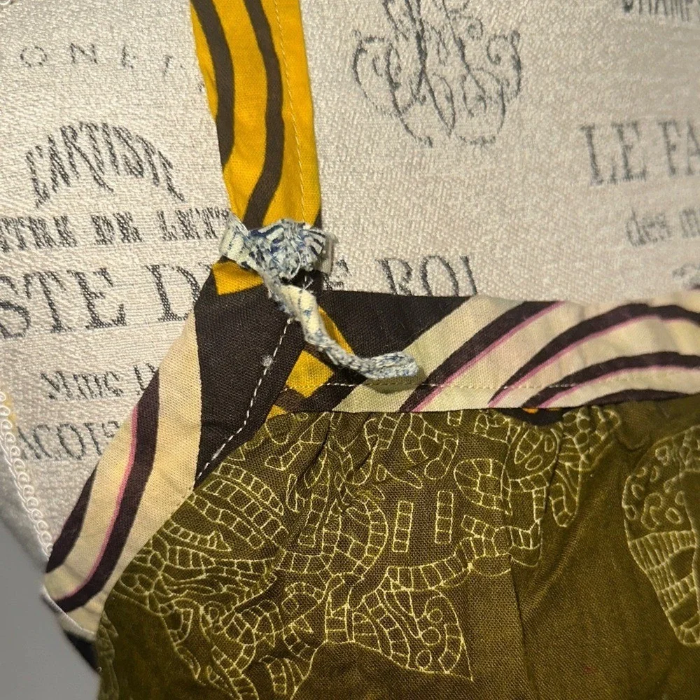 Timbali‎ Crafts Apron Olive Green Leaf Print Artisan Made Ghana Pocket